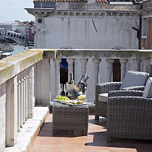 Отель Palazzo Barocci