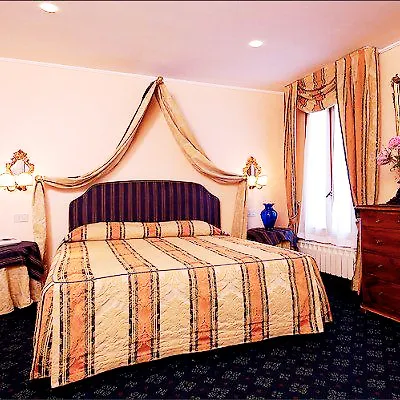 Hotel San Zulian Venedik 3*,  İtalya