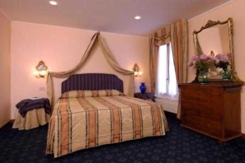 Hotel San Zulian Venedik