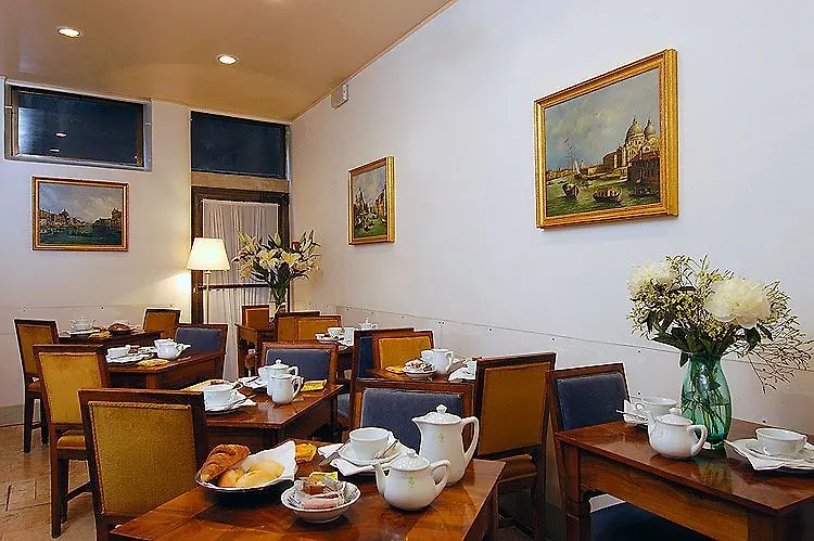 Hotel San Zulian Venedik