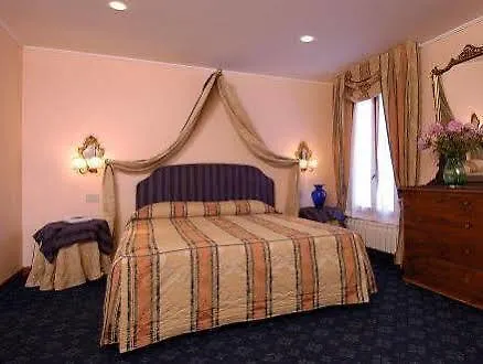 Hotel San Zulian Venedik